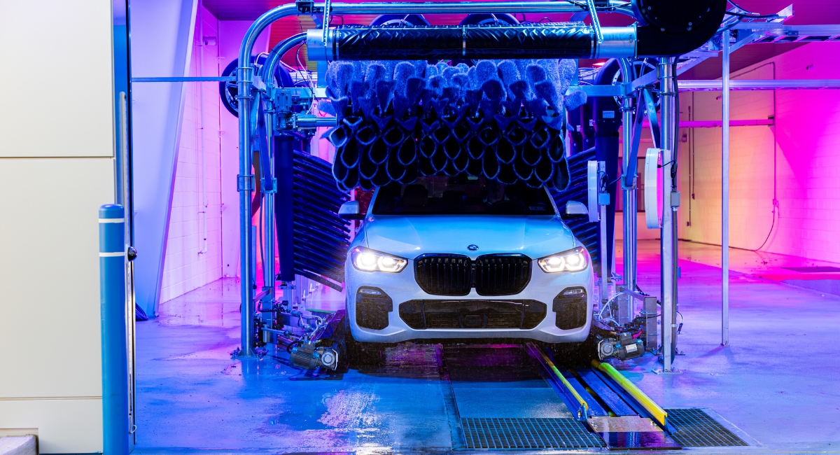 Effective UV Protection Solutions for Car Paint- Waxes, Sealants, and Coatings Compared.